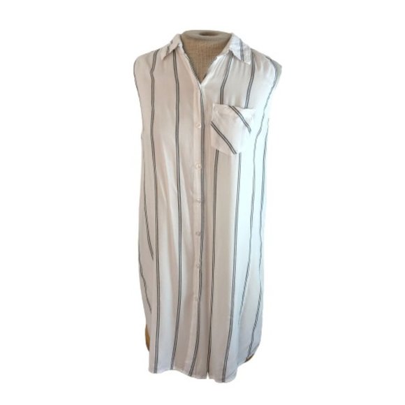 Chico's Tops - Chicos Sleeveless Top Shirt Blouse Side Slits
